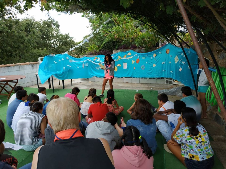 Juegos florales en la convivencia de verano